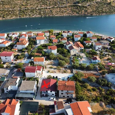 Jakoubek * Rogoznica (Sibenik-Knin)