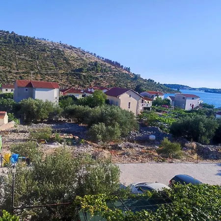 Jakoubek * Rogoznica (Sibenik-Knin)