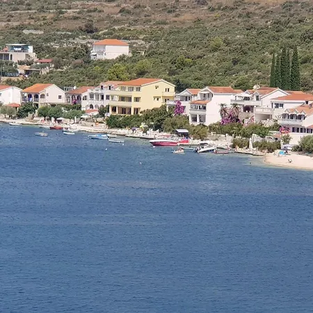 Jakoubek * Rogoznica (Sibenik-Knin)