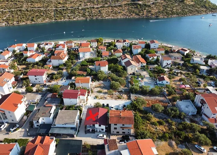 Jakoubek * Rogoznica (Sibenik-Knin)