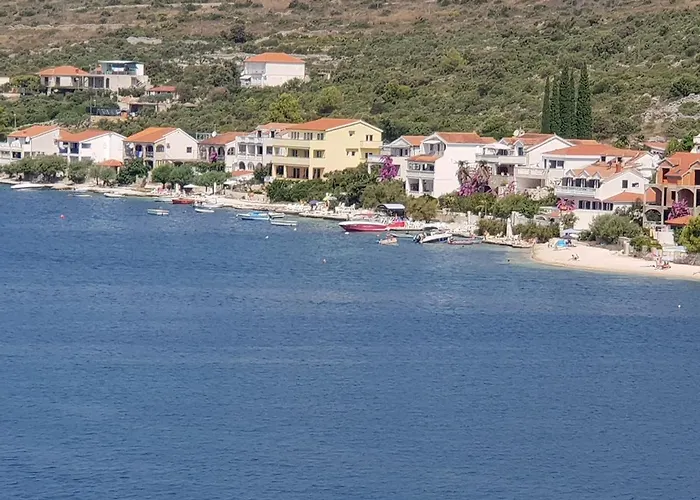 Jakoubek * Rogoznica (Sibenik-Knin)